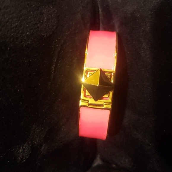 Kate Spade hot pink bangle with gold toggle - Picture 2 of 4